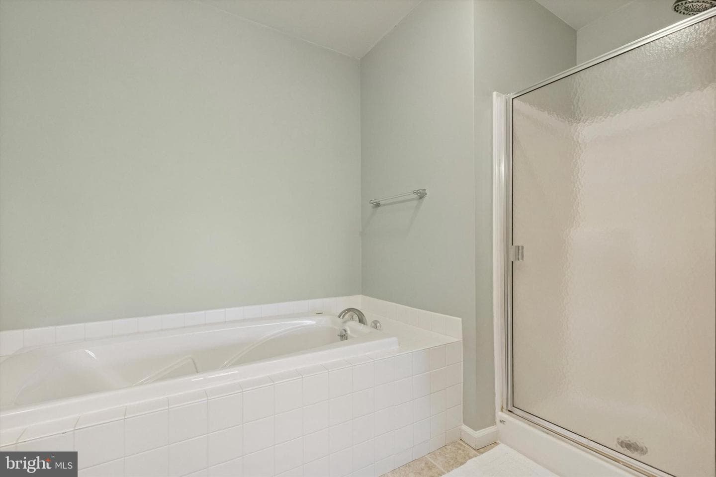 1070 Rosemont Terrace photo 16