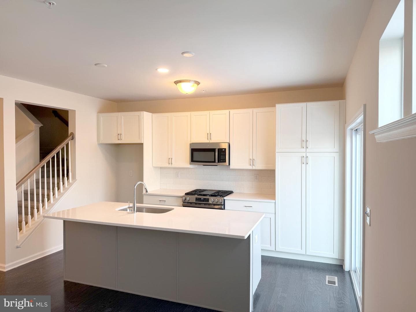 110 Cobblestone Drive #jw 6-38 photo 7