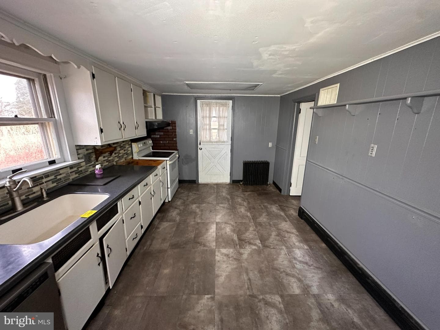 454 School Lane photo 7