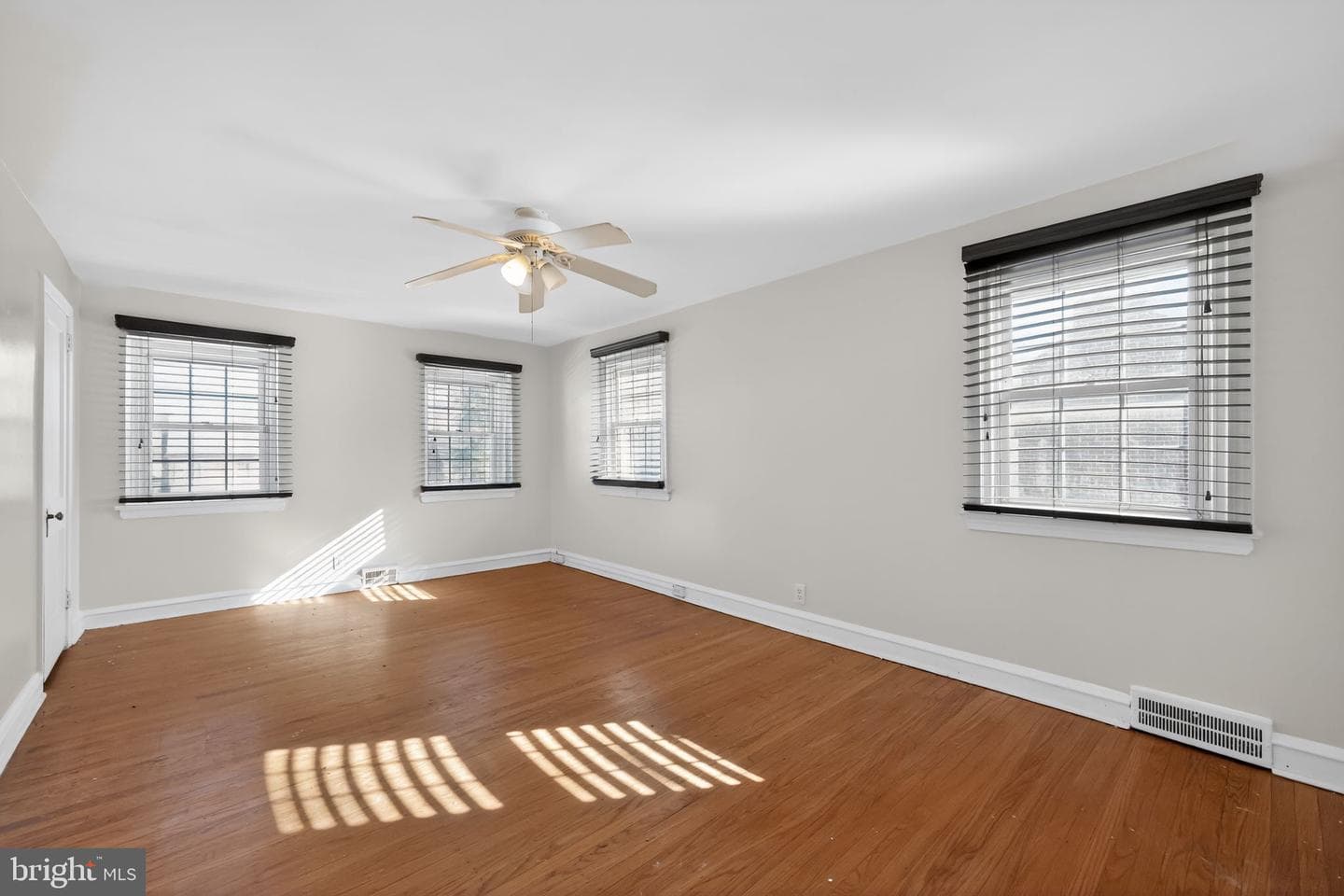 7422 Elizabeth Road photo 12
