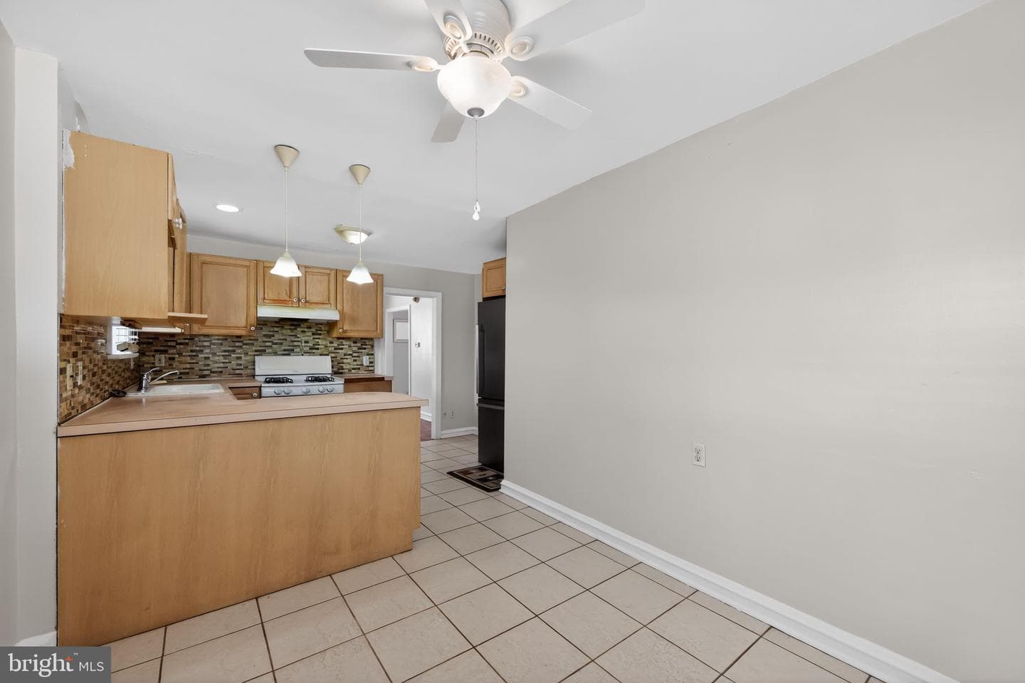 7422 Elizabeth Road photo 6
