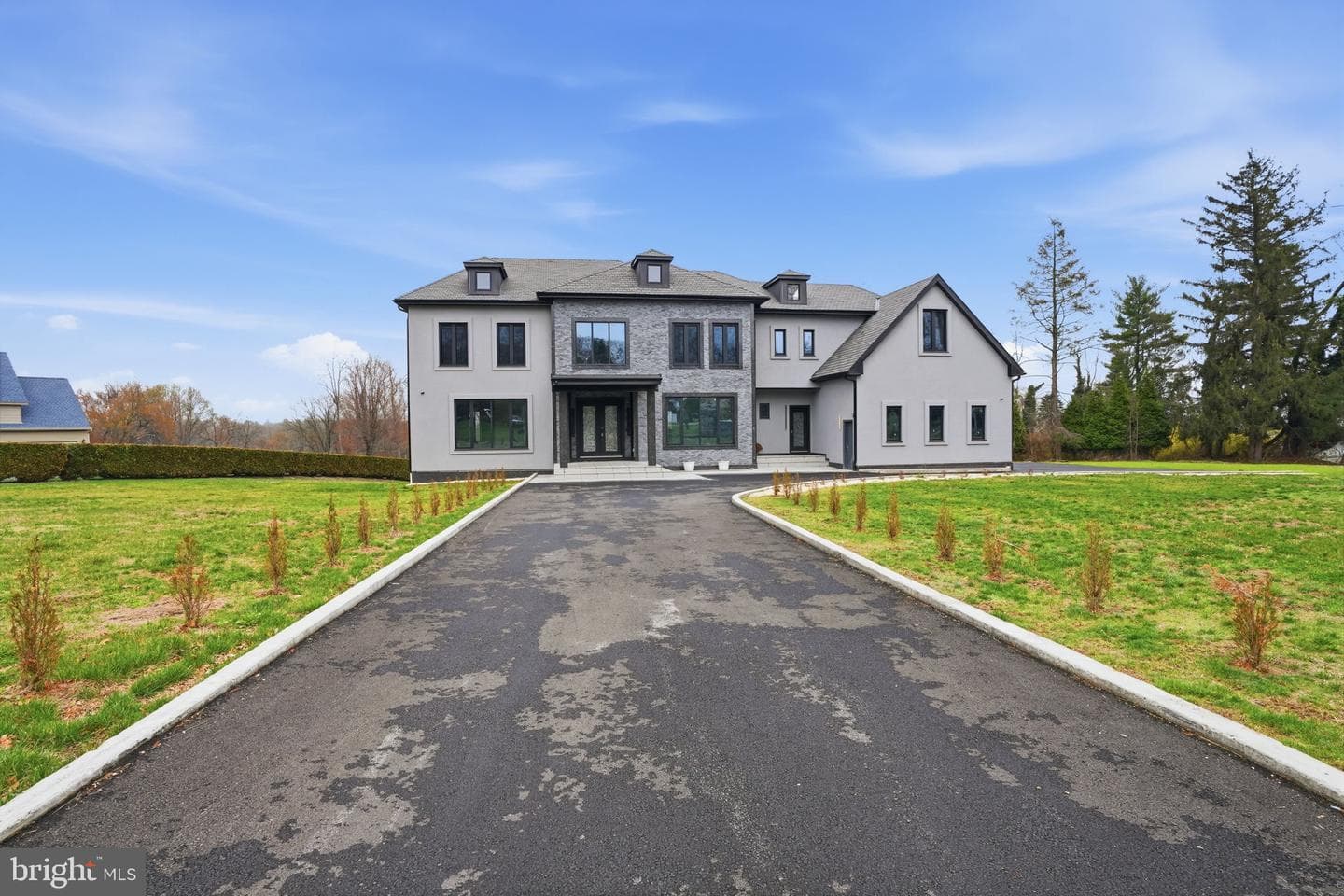 1047 Welsh Road photo 3