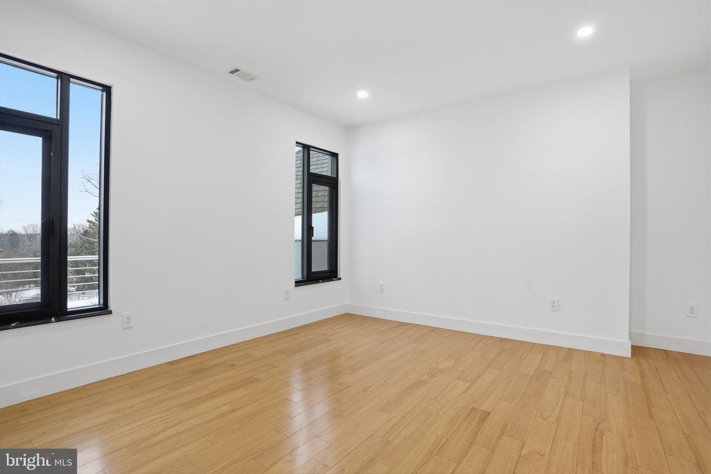1047 Welsh Road photo 65