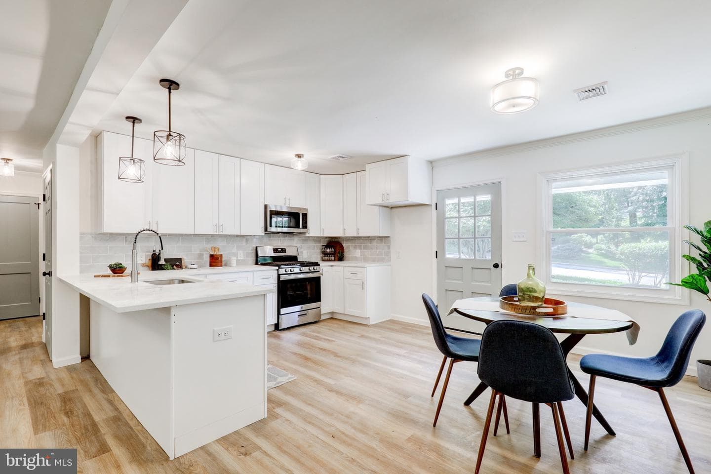 8407 Hull Drive photo 4