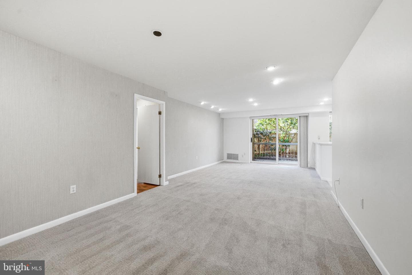 1637 Oakwood Drive #s115 photo 6