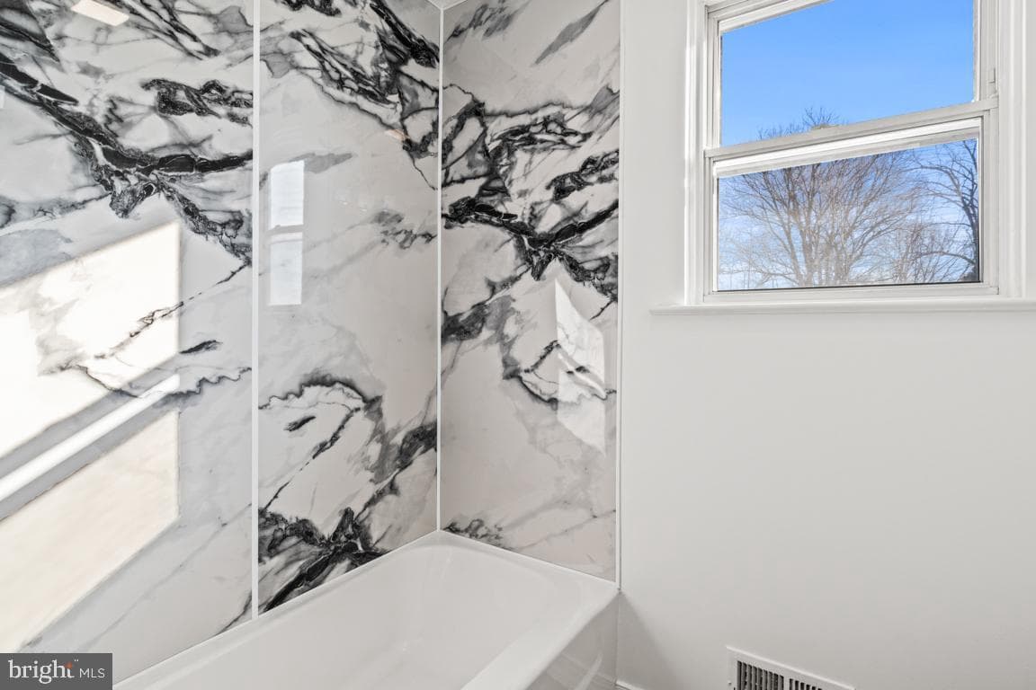 1196 N State Street photo 14