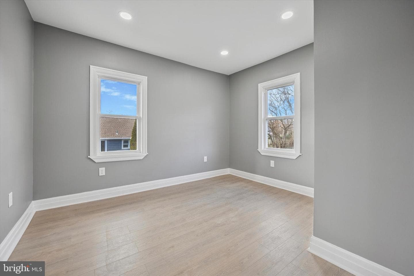523 W Glenside Avenue photo 16