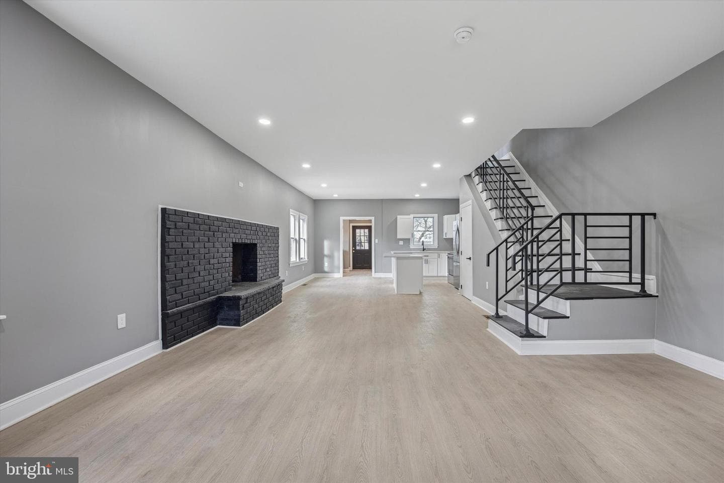 523 W Glenside Avenue photo 3
