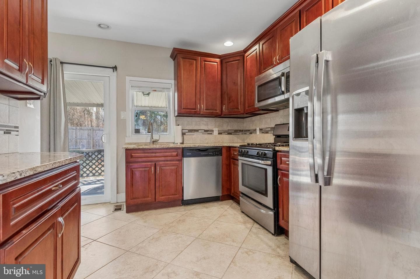 747 Tennis Avenue photo 10