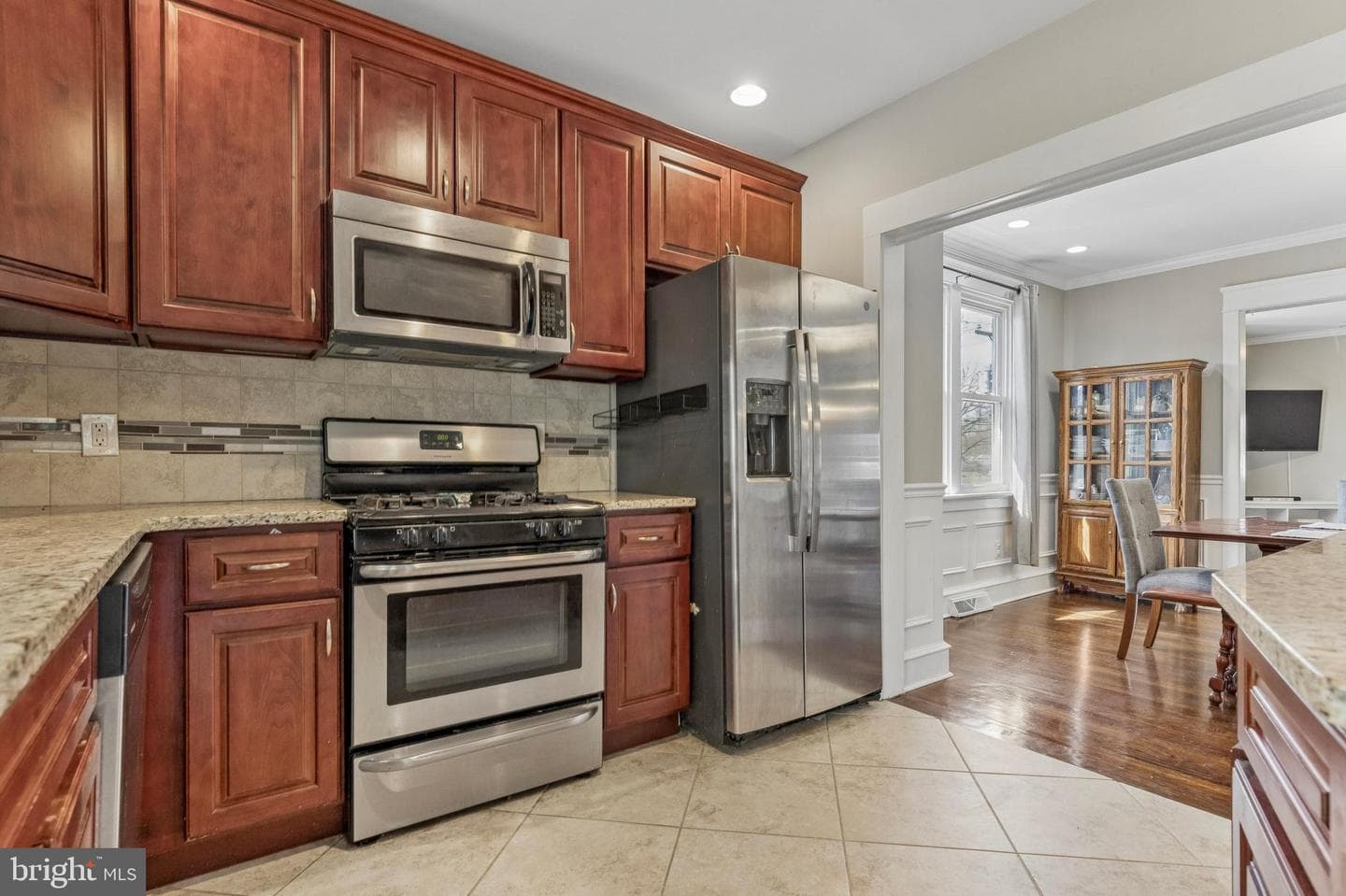 747 Tennis Avenue photo 11