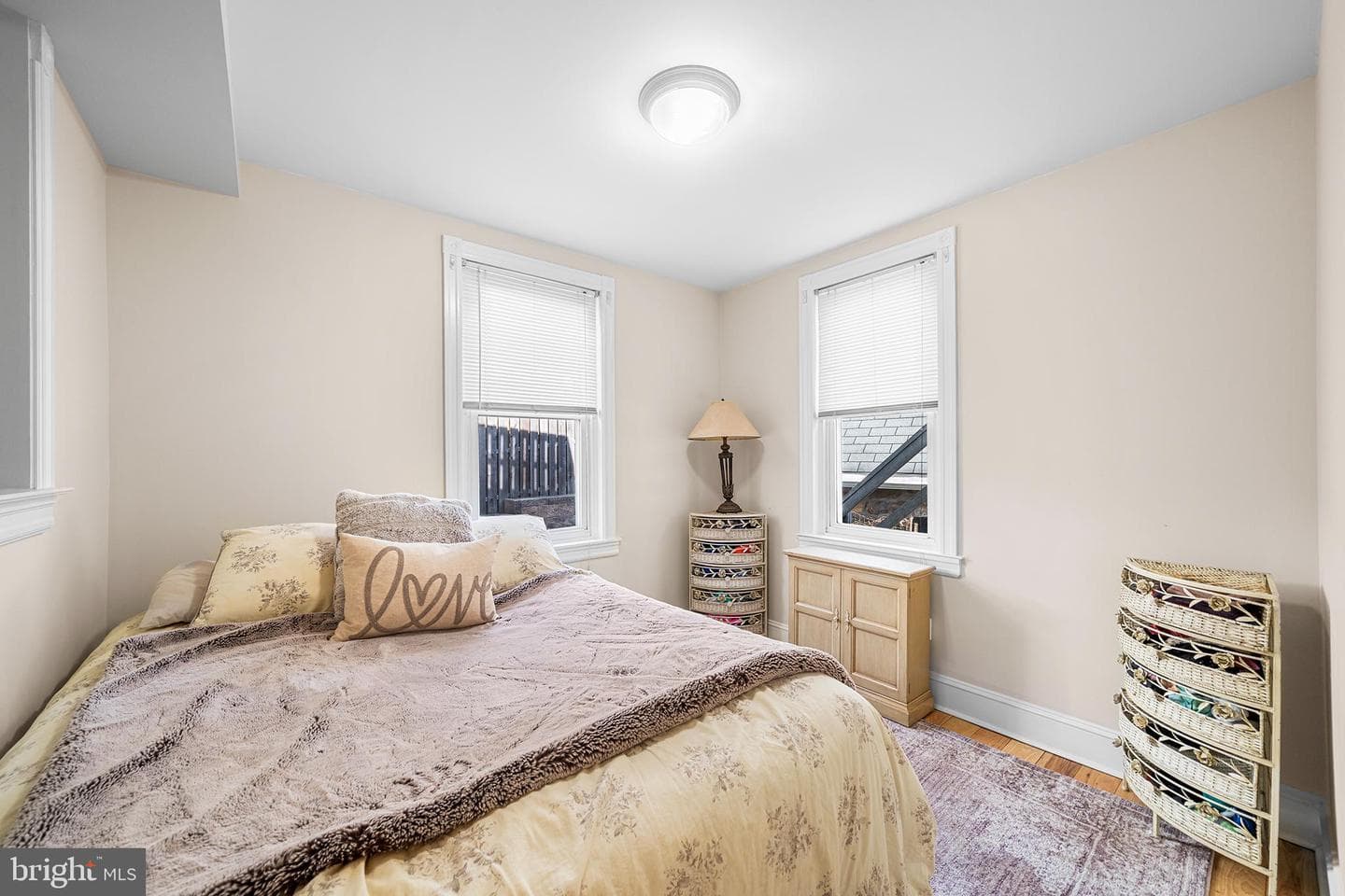 237 N Essex Avenue photo 10