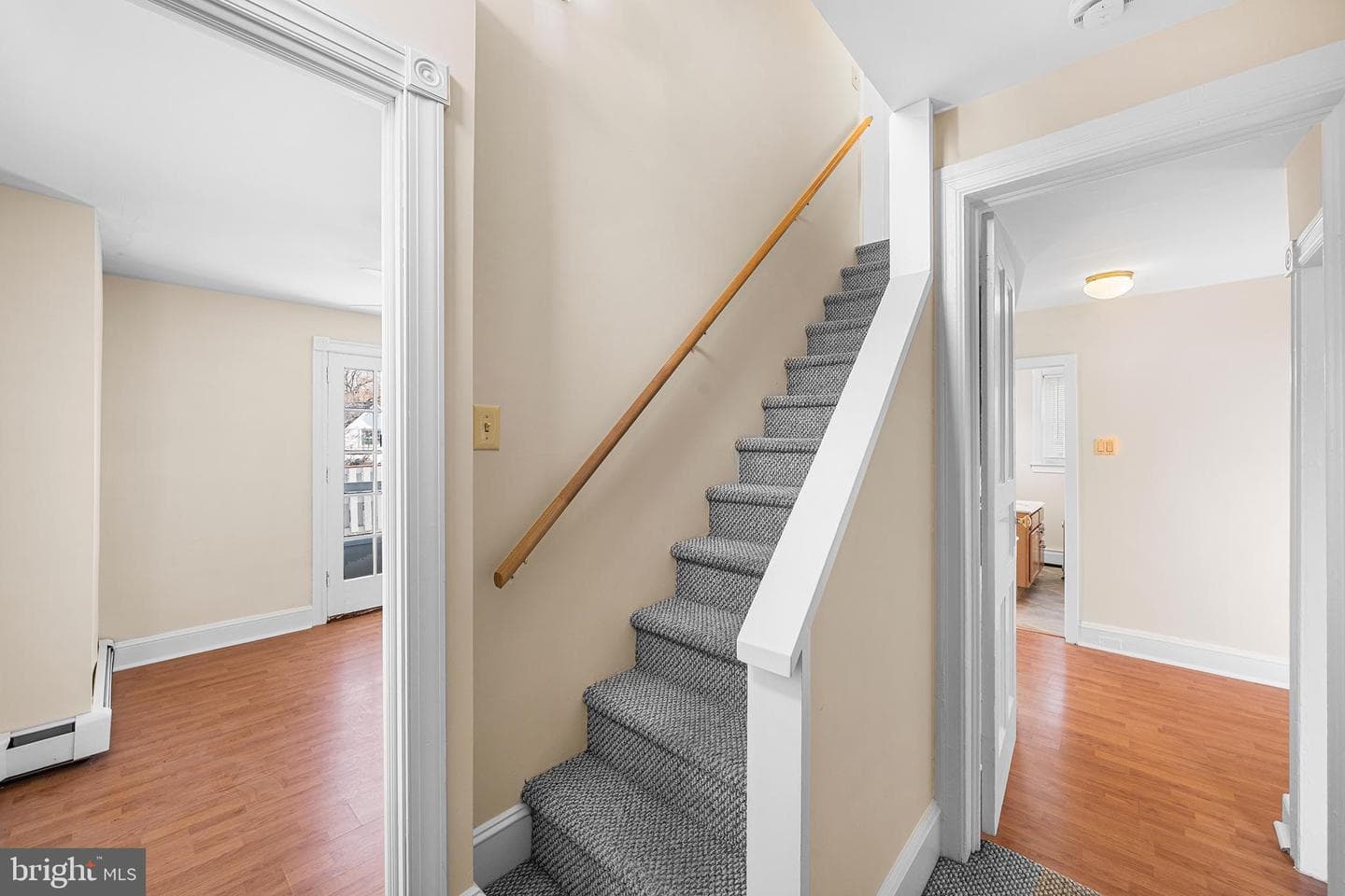 237 N Essex Avenue photo 27