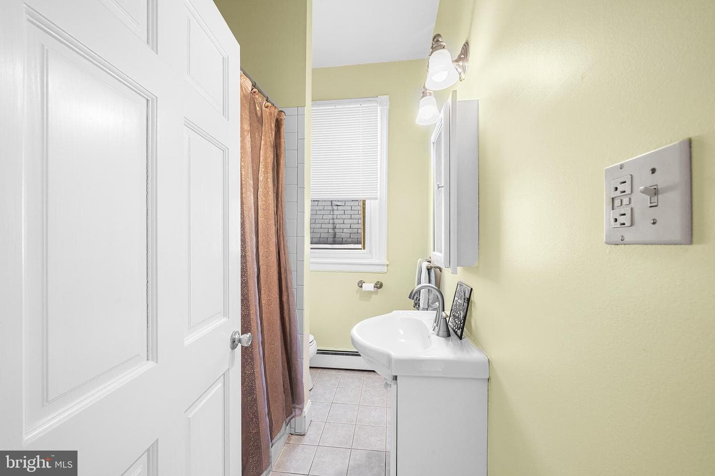 237 N Essex Avenue photo 9
