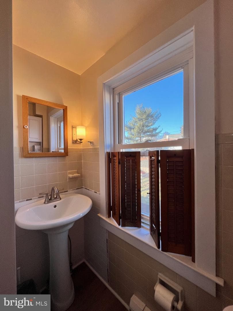 1115 South Street photo 16