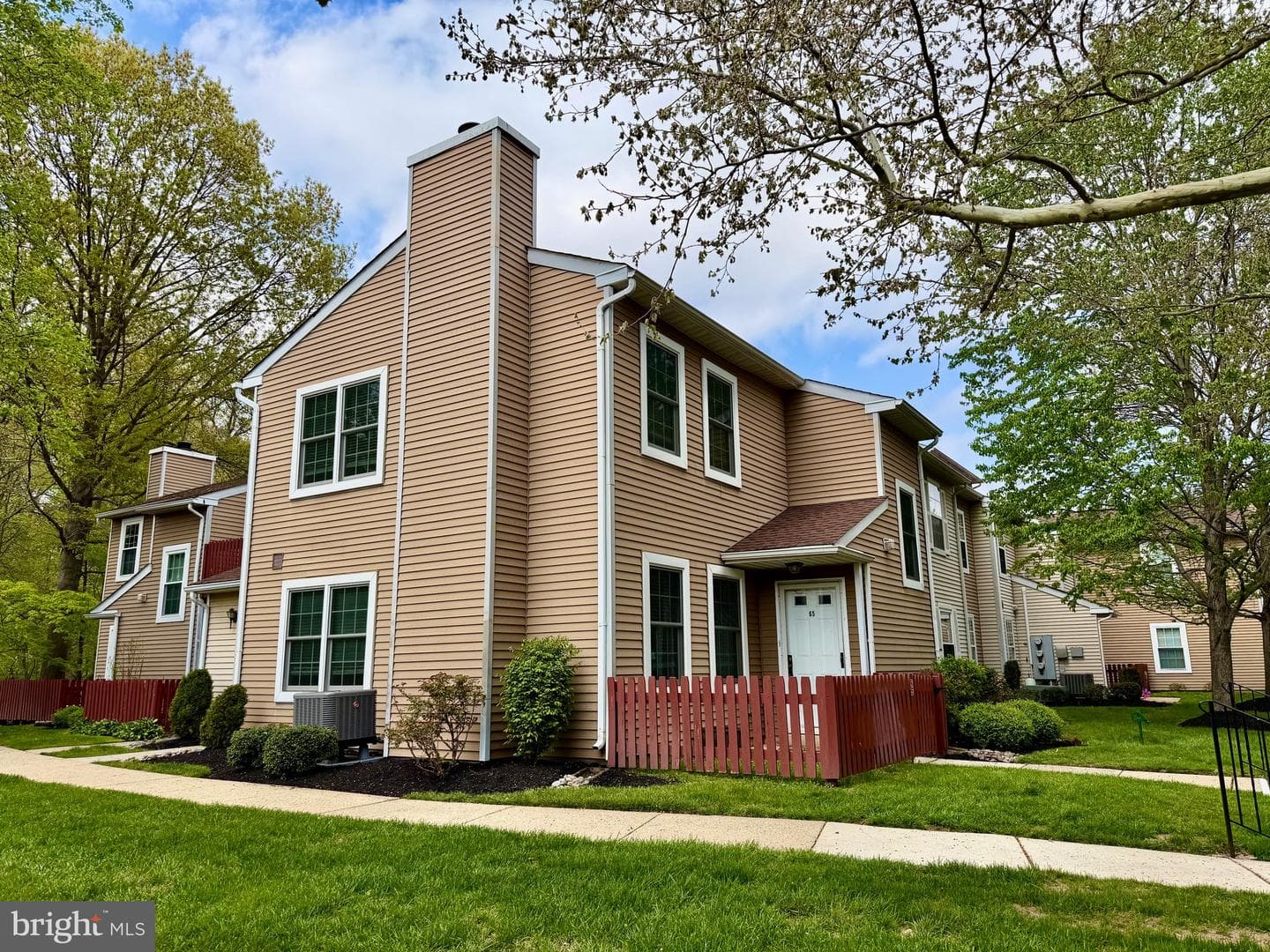65 Woodbine Court photo 3