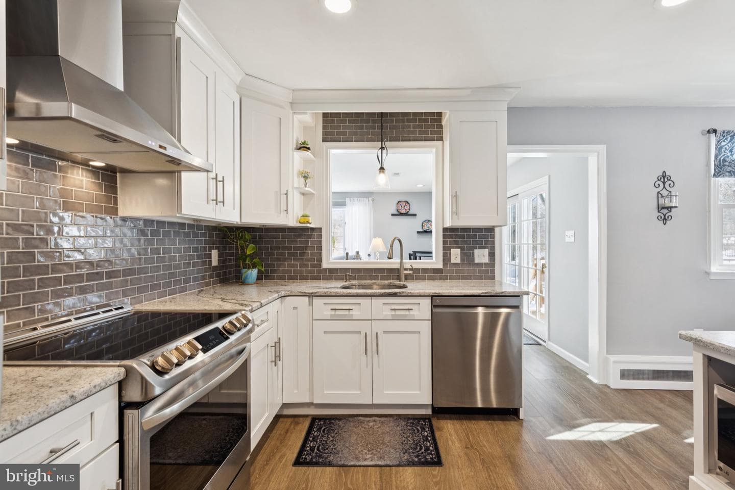 404 Enfield Road photo 3
