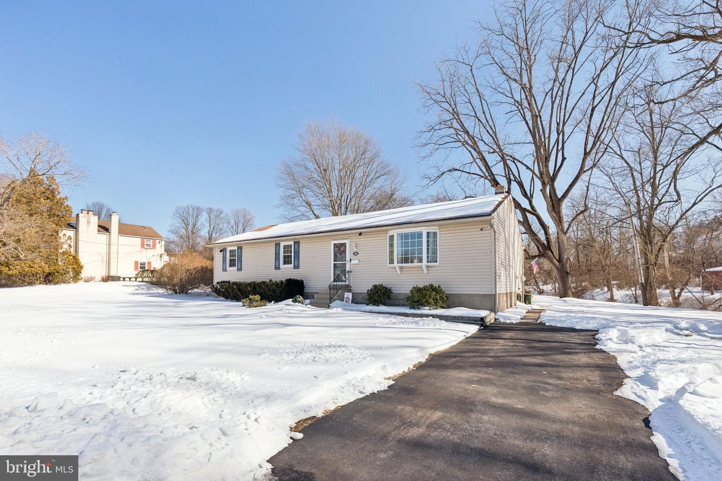 404 Enfield Road photo 36