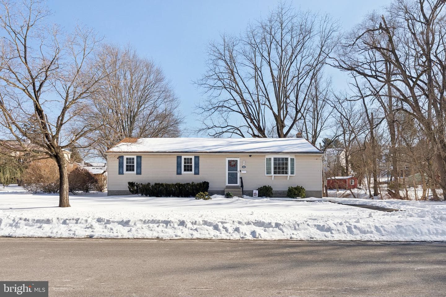 404 Enfield Road photo 38