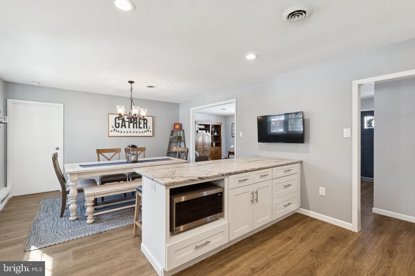 404 Enfield Road photo 4
