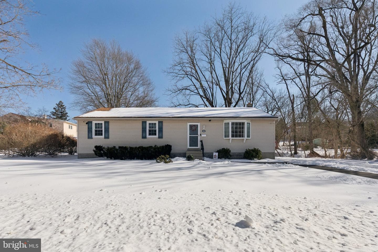 404 Enfield Road photo 40