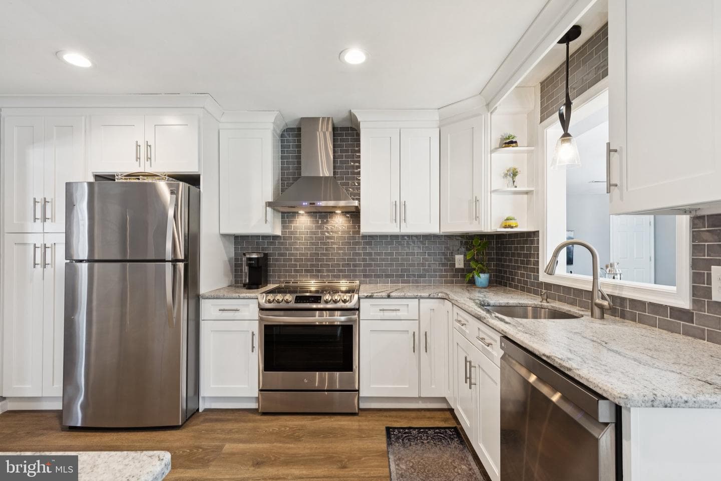 404 Enfield Road photo 9
