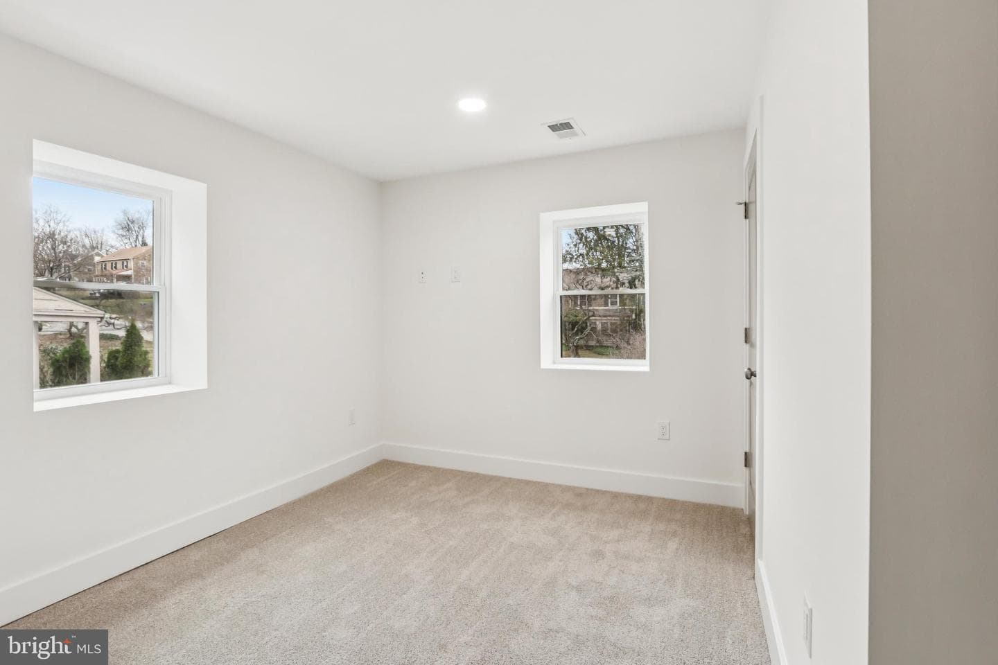 614 Foxcroft Road photo 38