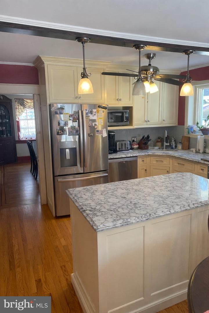 8128 Brookside Road photo 6