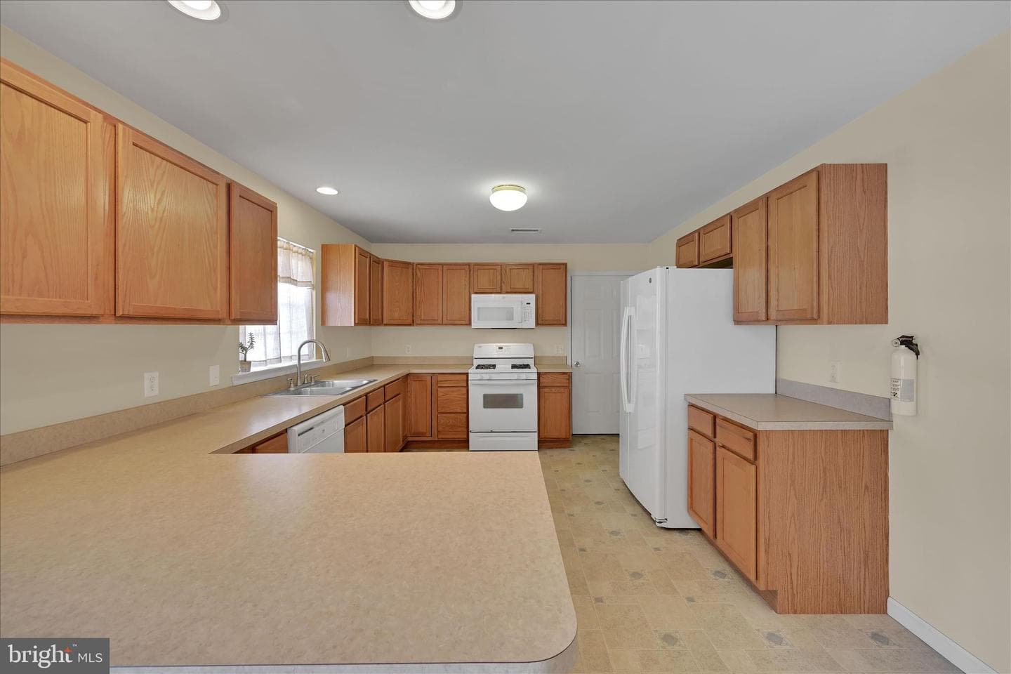 112 W Harmony Drive photo 14