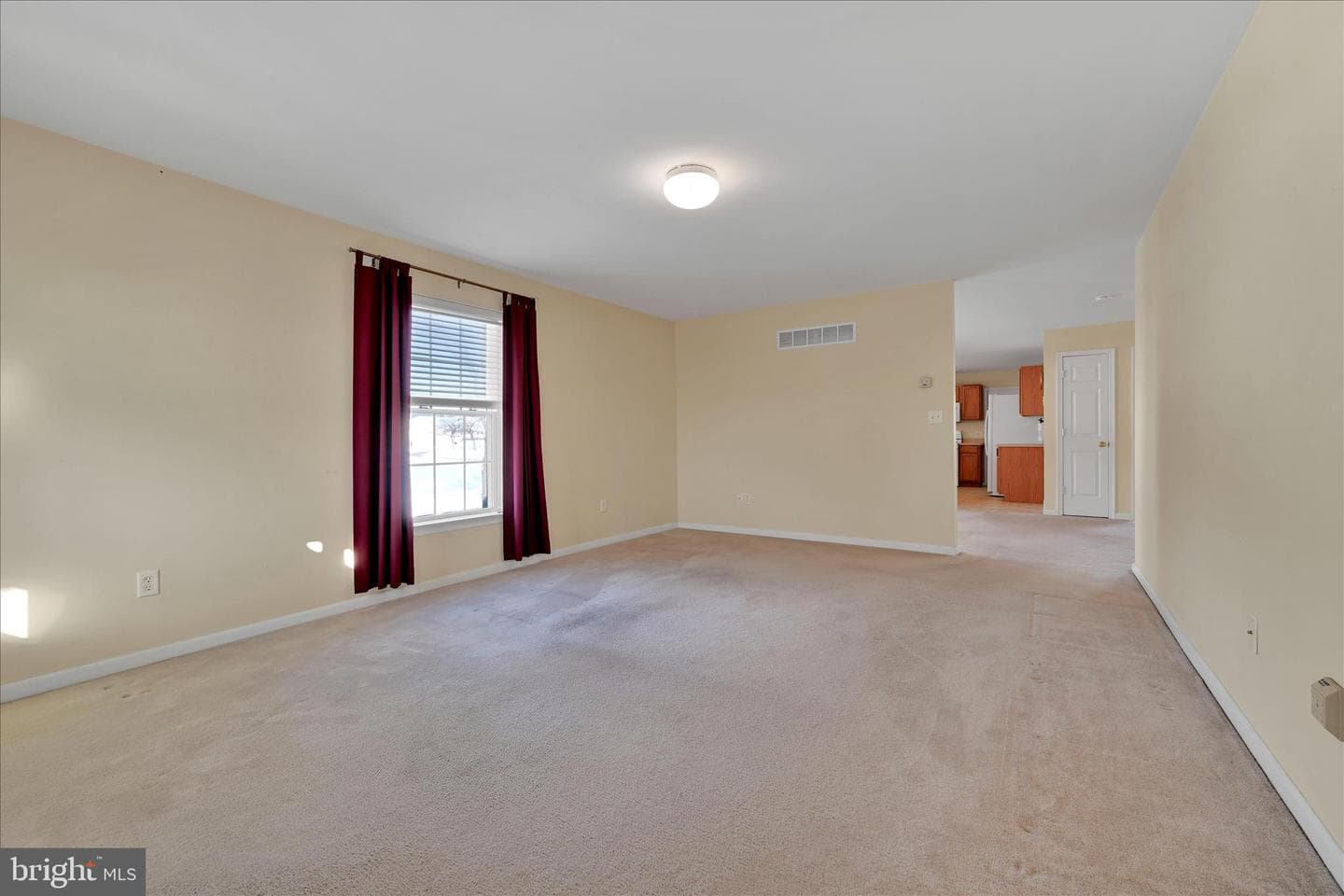 112 W Harmony Drive photo 9
