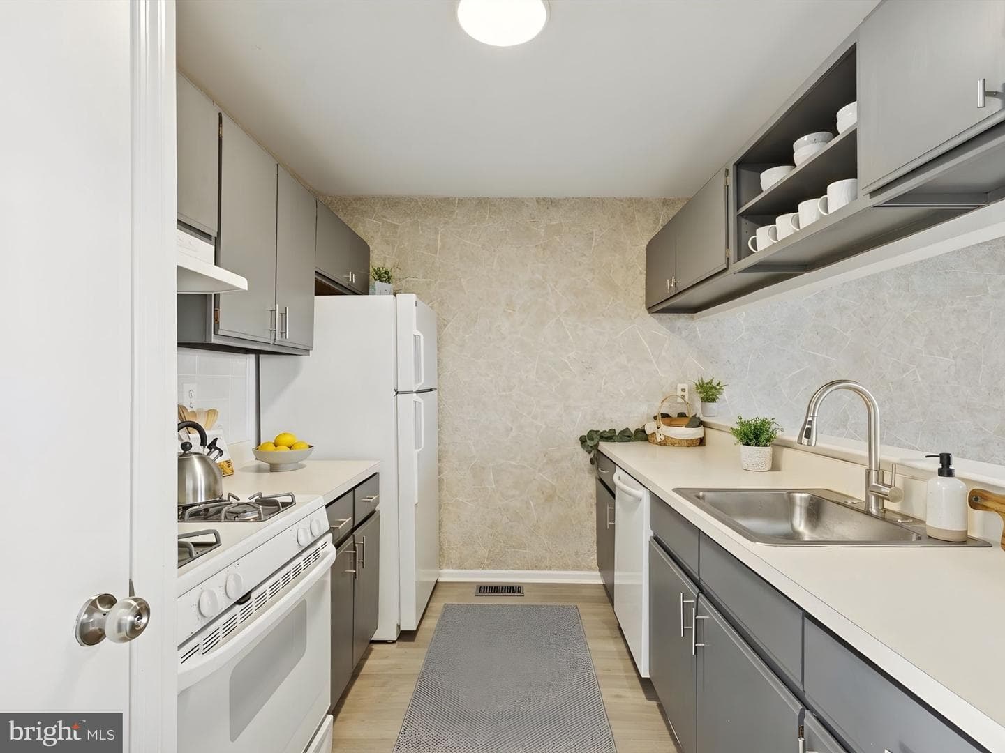 1036 Northridge #86-A photo 6