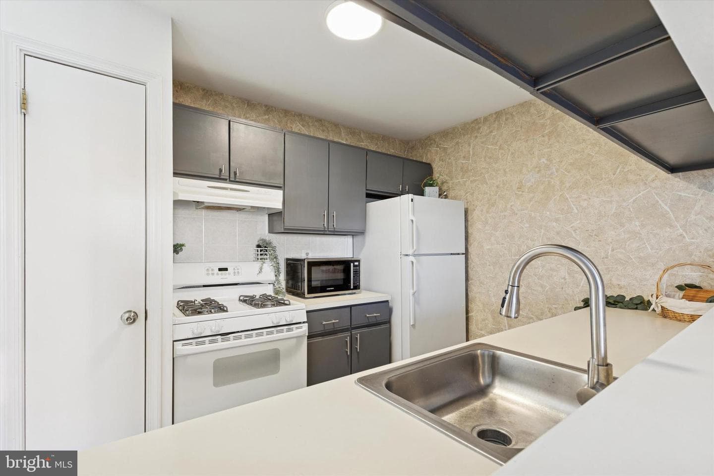 1036 Northridge #86-A photo 7