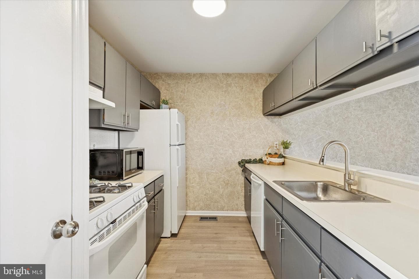 1036 Northridge #86-A photo 8