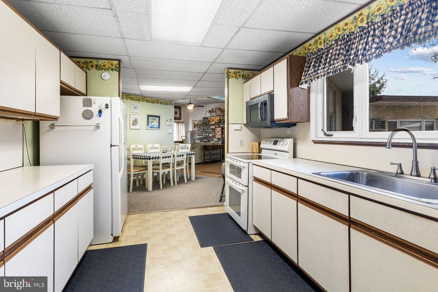 587 Moreland Road photo 17