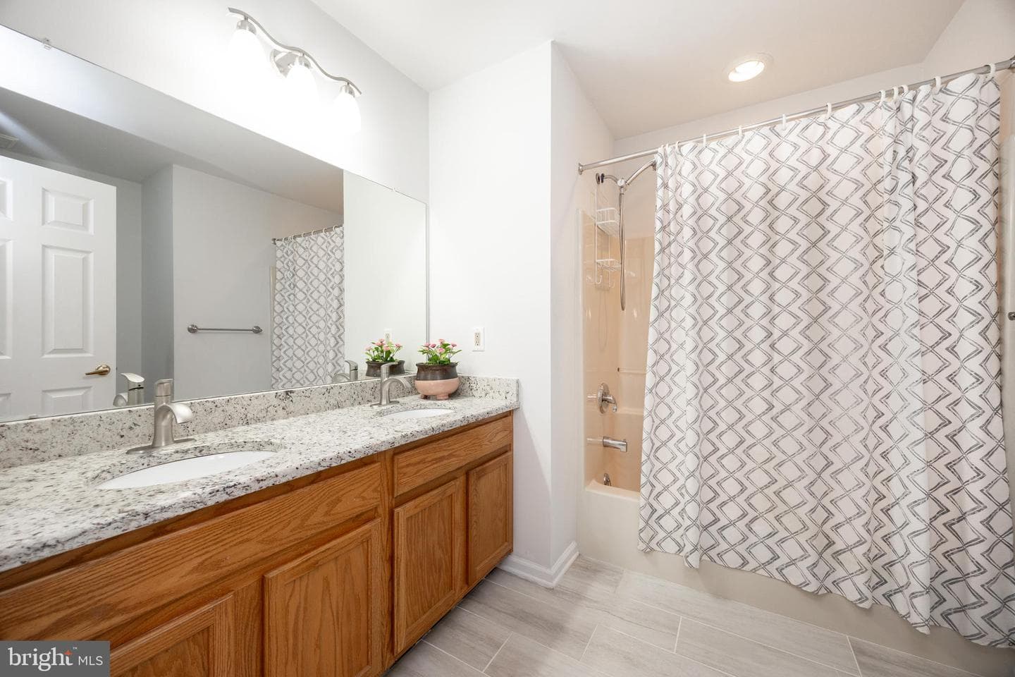 208 Castle Drive photo 28