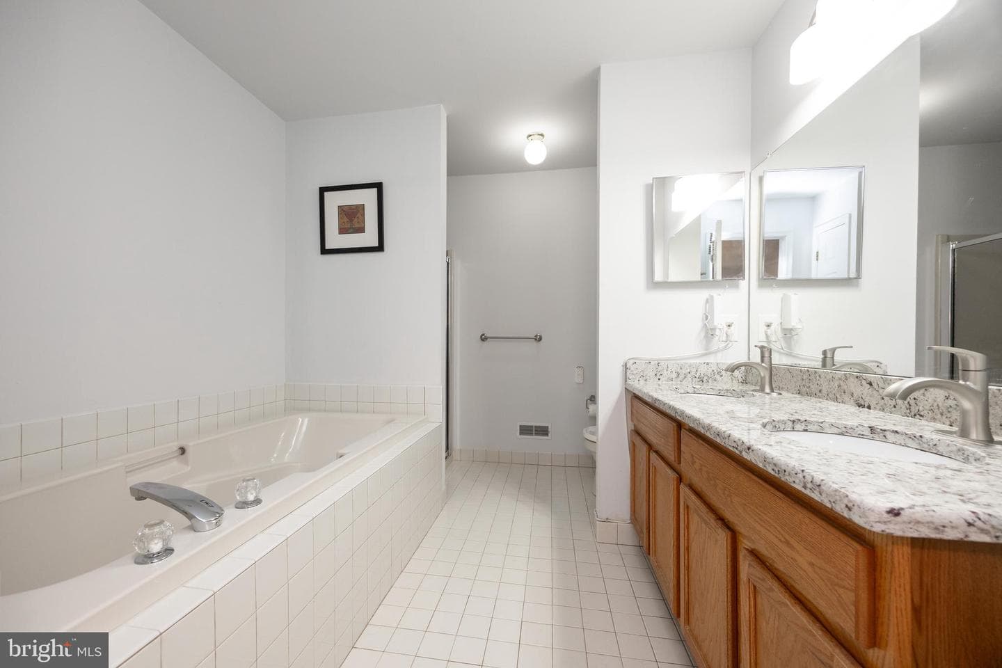 208 Castle Drive photo 29