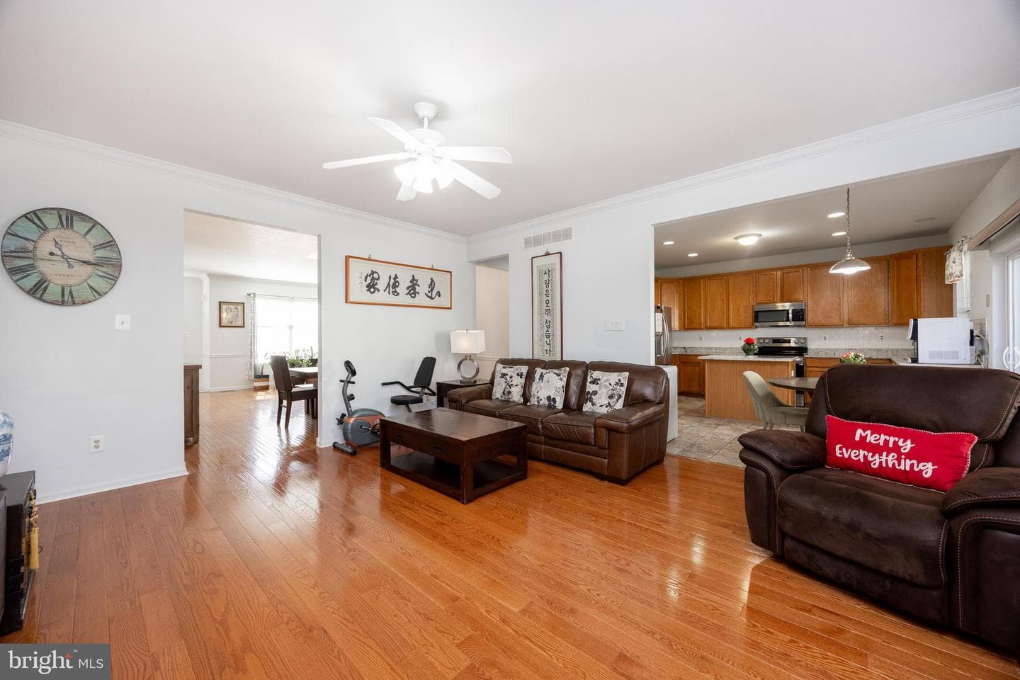 208 Castle Drive photo 3