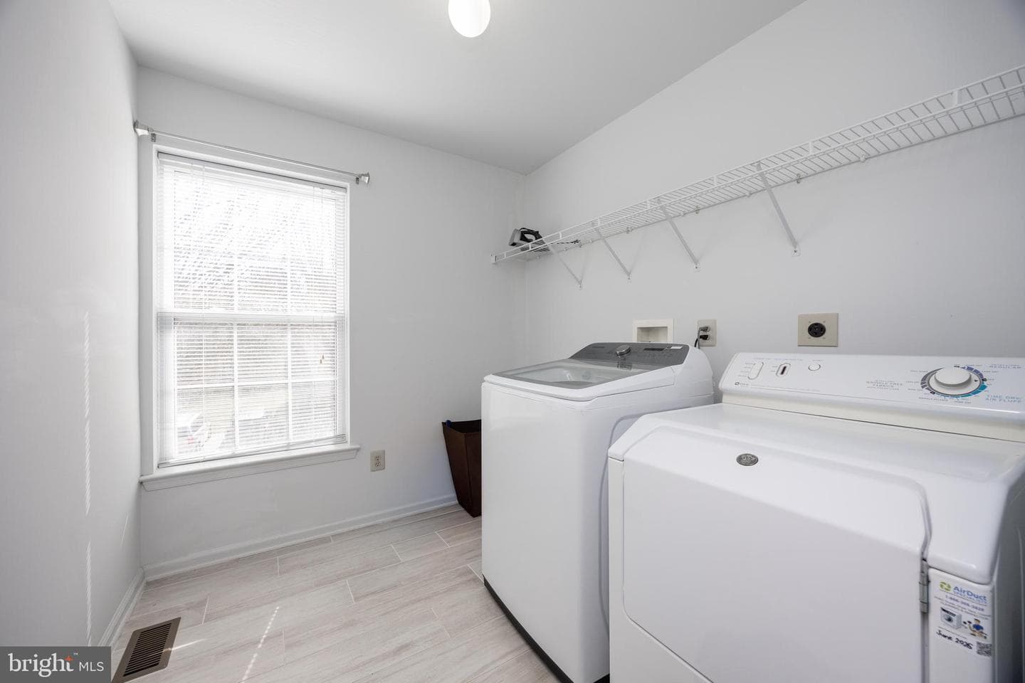 208 Castle Drive photo 32