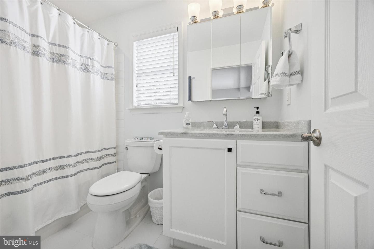 201 Crystal Court photo 26