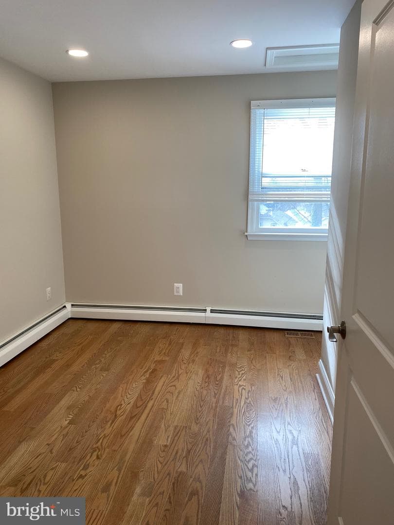 659 Roberts Avenue photo 18