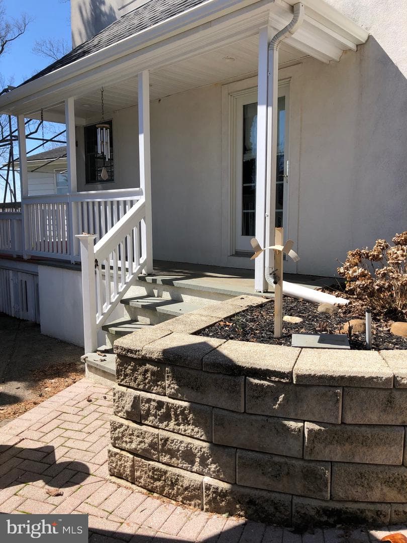 659 Roberts Avenue photo 3
