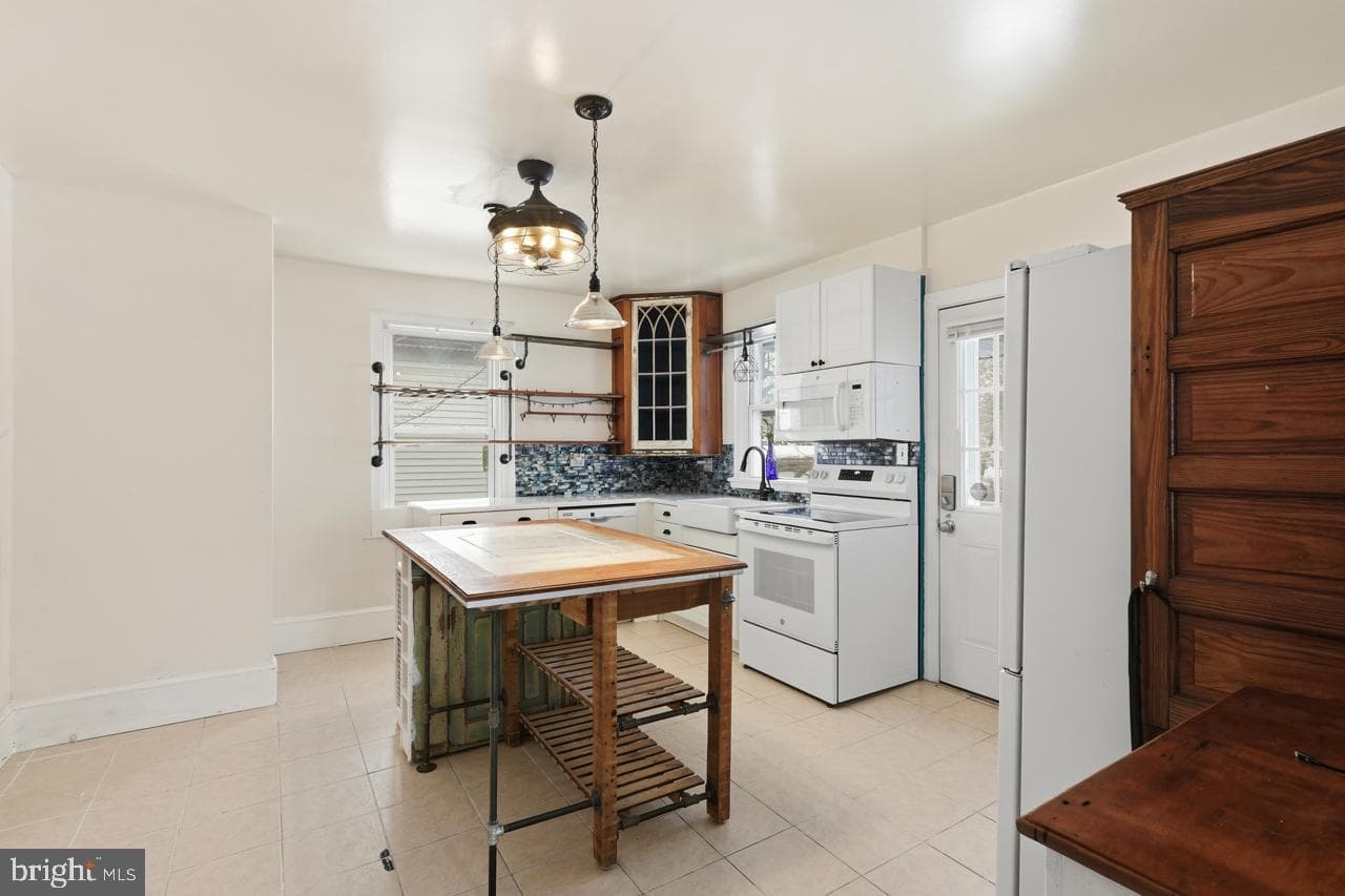 221 S Easton Road photo 19