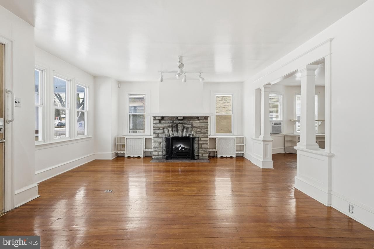 221 S Easton Road photo 3