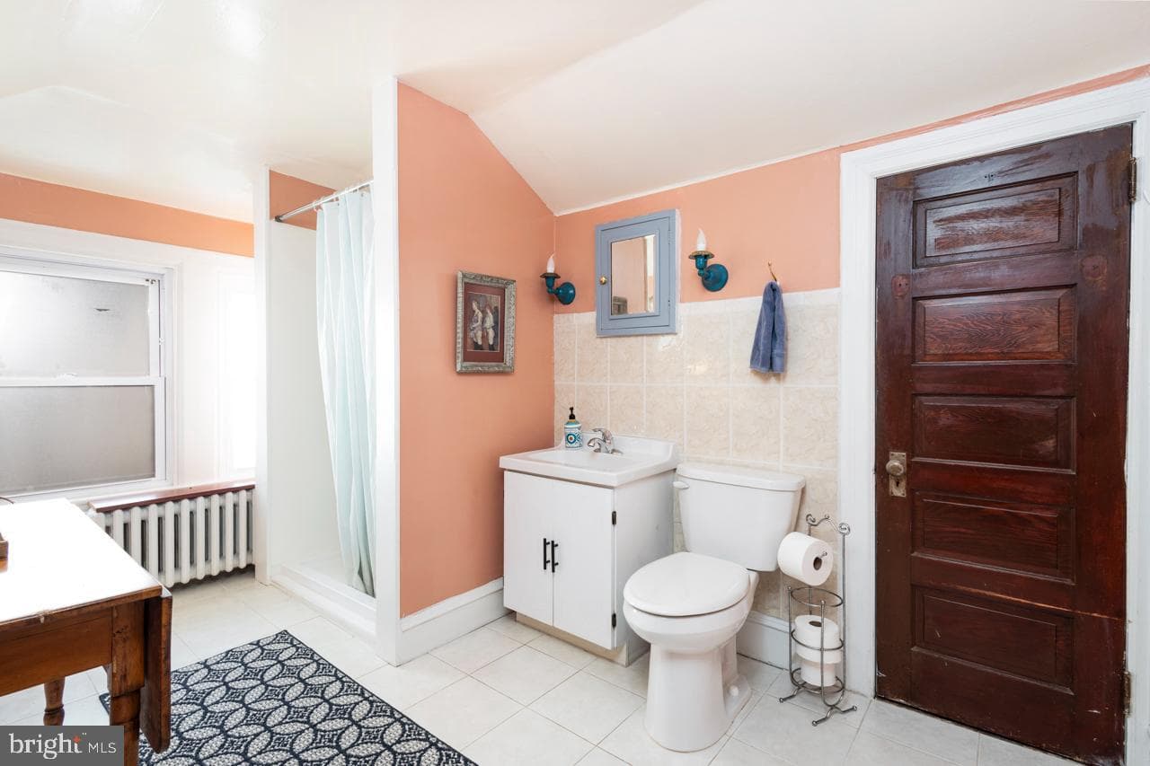 221 S Easton Road photo 36