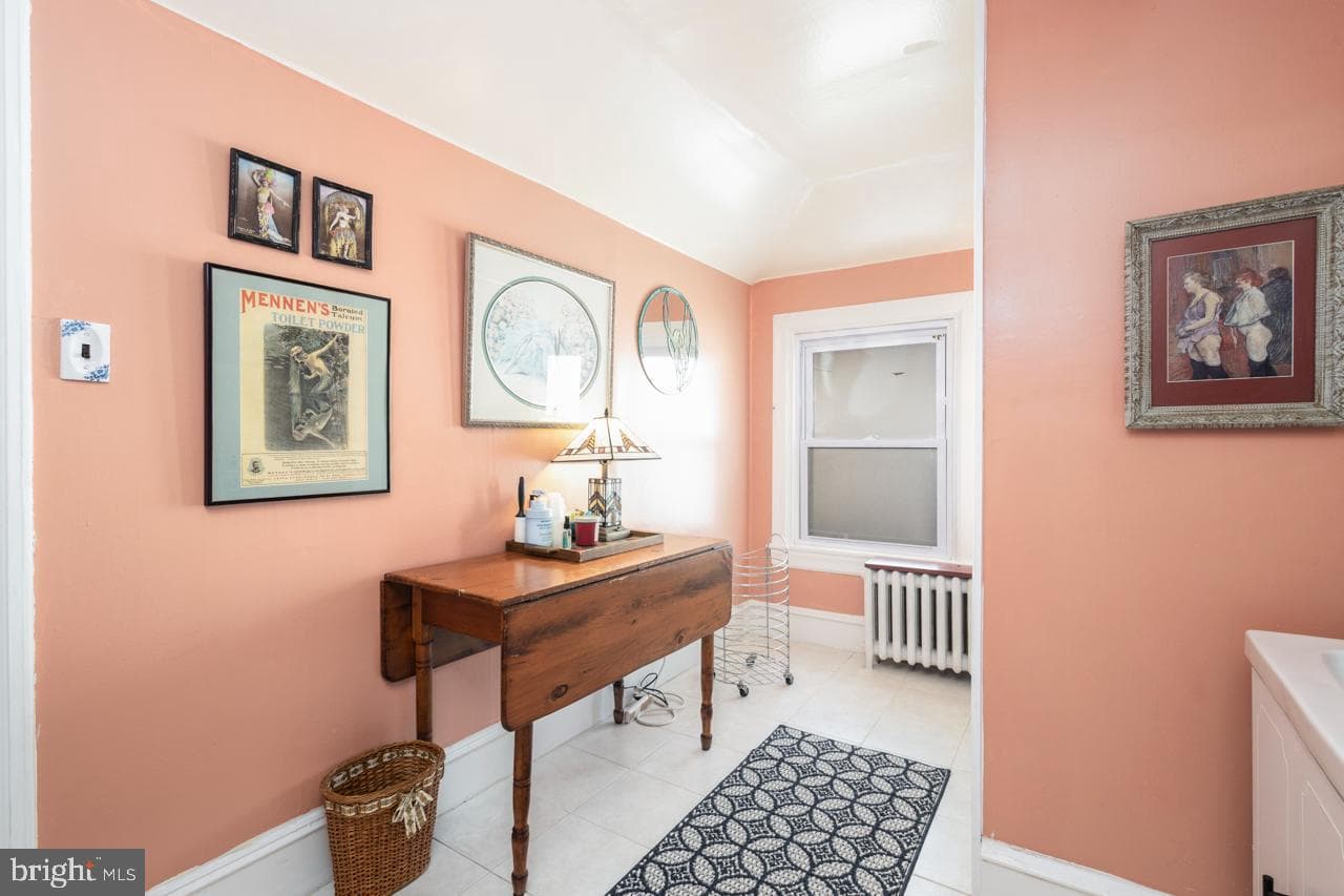 221 S Easton Road photo 37