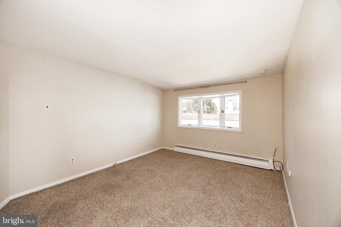 264 Roberts Avenue photo 10