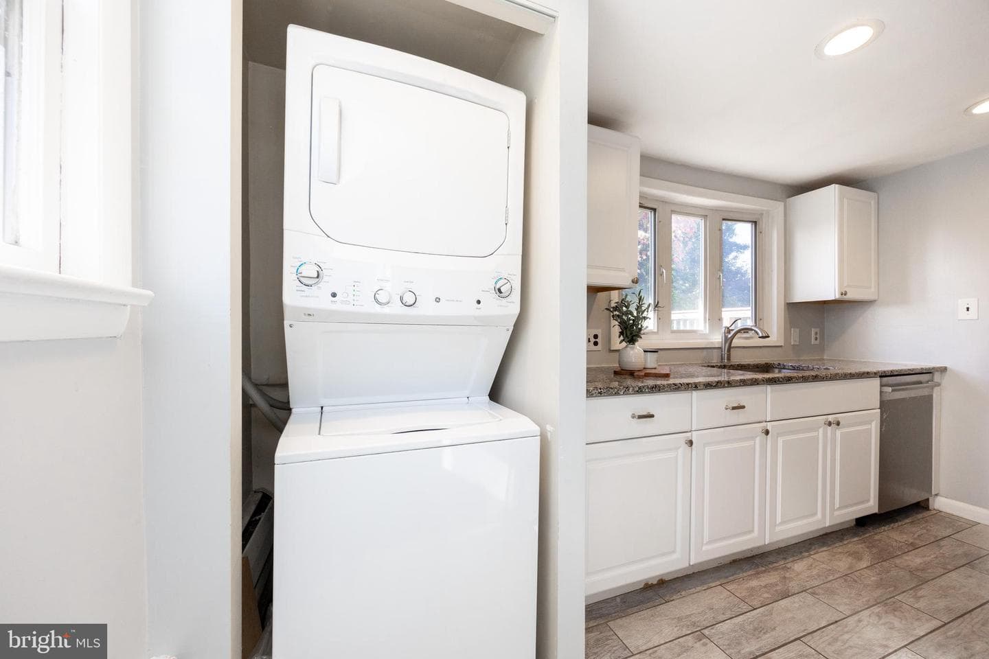 264 Roberts Avenue photo 4