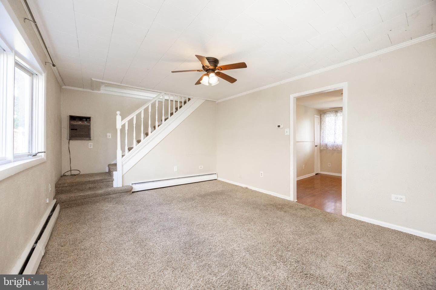 264 Roberts Avenue photo 6
