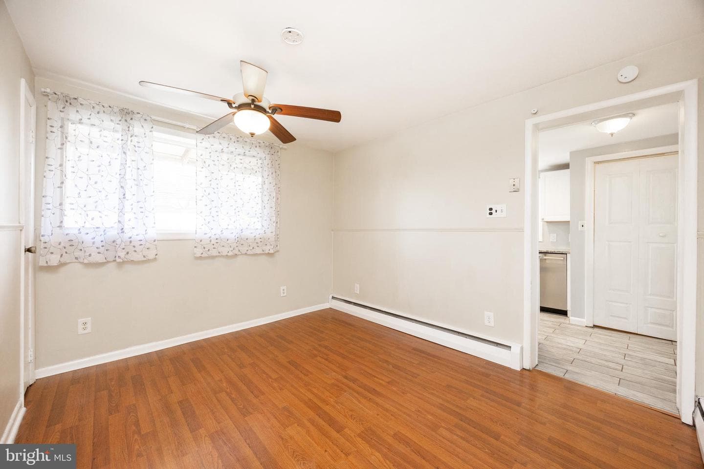 264 Roberts Avenue photo 8