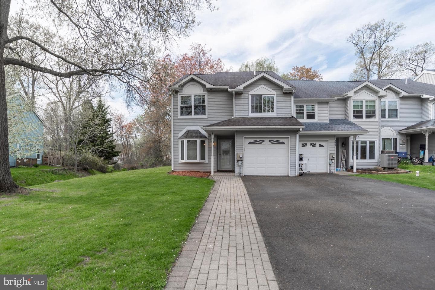 111 Sarahs Lane photo 2