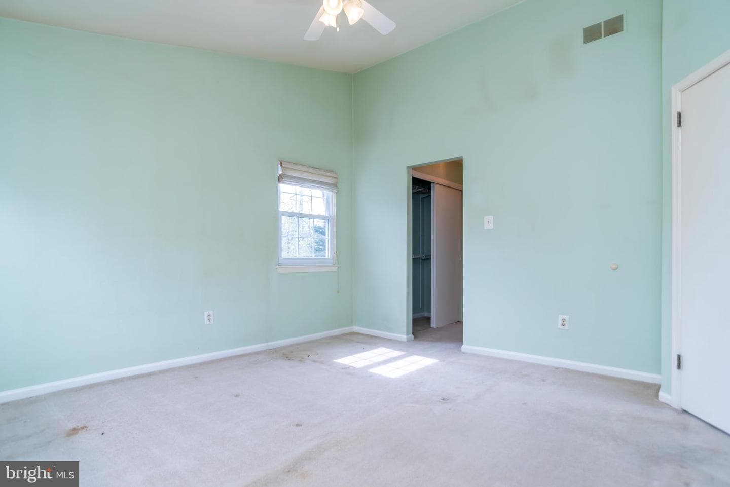 111 Sarahs Lane photo 31